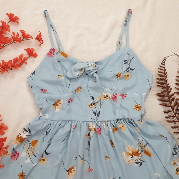 Floral Print V-Neck Strappy Tie Front Dress - Xhil - Picture 5 of 13